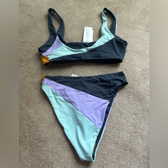 L SPACE swimsuit set - Picture 3 of 3